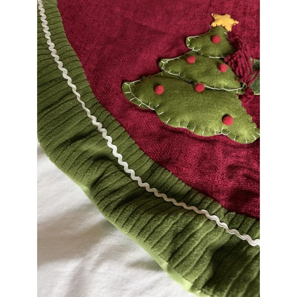 Santa's Best Merry Christmas‎ Tree Skirt Red Snowman Presents Holiday Decor EUC